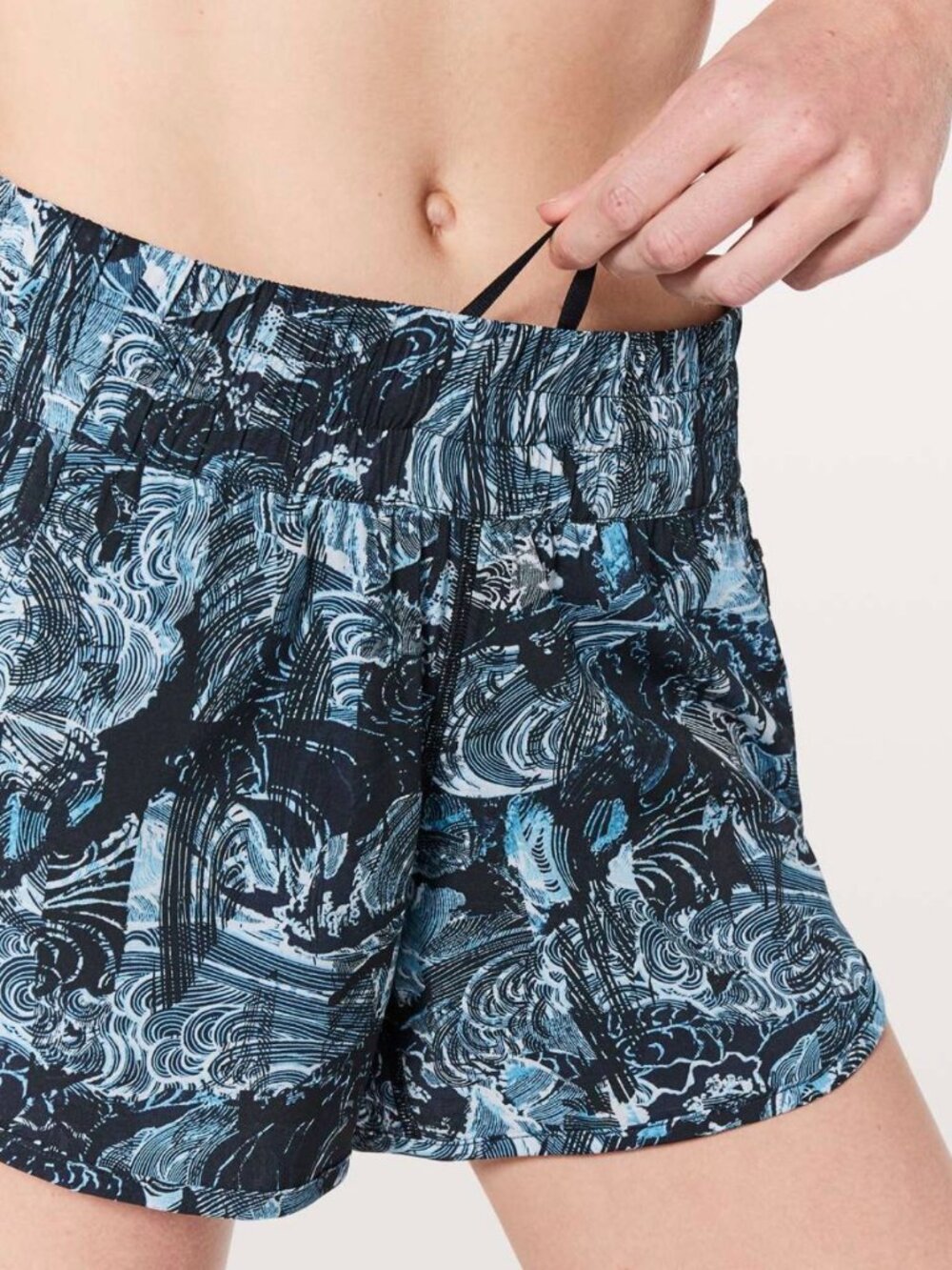 Lululemon Tracker Short V 4" Eternal Wave Starlight Black Size 10